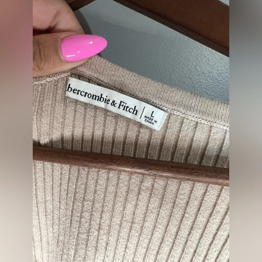 Abercrombie & Fitch crop sweater